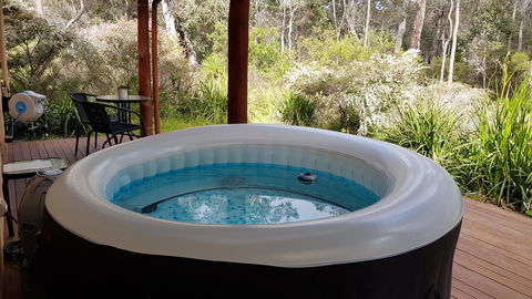 Jarrah Grove Forest Retreat - Airlie Beach Holiday 12