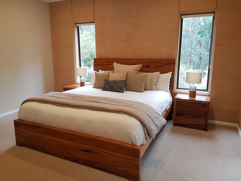 Jarrah Grove Forest Retreat - Airlie Beach Holiday 3