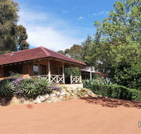 Eleebana Guest House - Airlie Beach Holiday