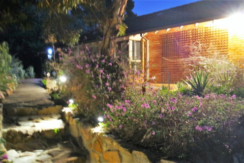 Eleebana Guest House - Airlie Beach Holiday 38