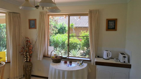 Eleebana Guest House - Airlie Beach Holiday 28