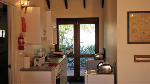 Eleebana Guest House - Airlie Beach Holiday 21
