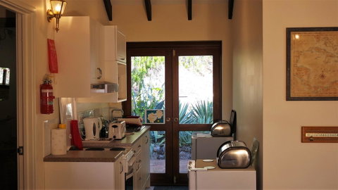 Eleebana Guest House - Airlie Beach Holiday 20