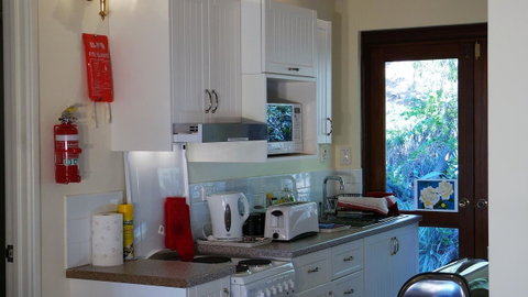 Eleebana Guest House - Airlie Beach Holiday 26