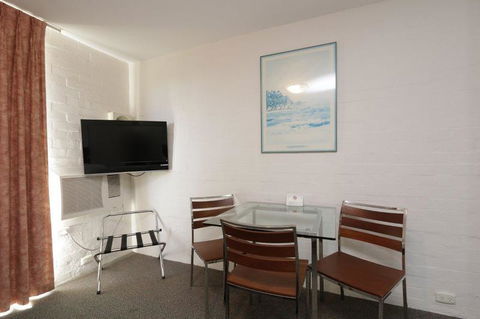 Atrium Hotel Mandurah - Airlie Beach Holiday 2