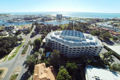 Atrium Hotel Mandurah - Airlie Beach Holiday 13