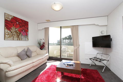 Atrium Hotel Mandurah - Airlie Beach Holiday 42