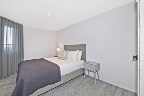 Atrium Hotel Mandurah - Airlie Beach Holiday 35