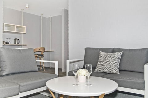 Atrium Hotel Mandurah - Airlie Beach Holiday 22