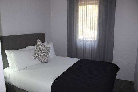 Atrium Hotel Mandurah - Airlie Beach Holiday 3