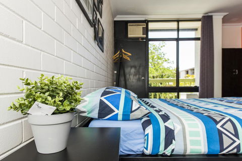 Billabong Backpackers Resort - Airlie Beach Holiday 7