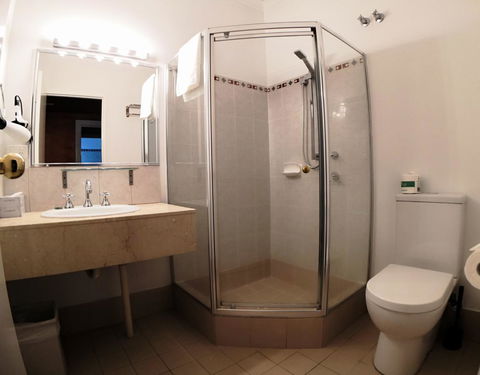 Criterion Hotel Perth - Airlie Beach Holiday 15