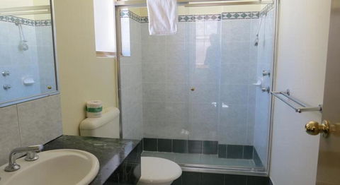 Criterion Hotel Perth - Airlie Beach Holiday 41