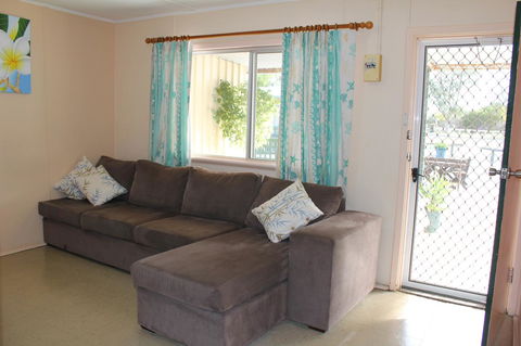 Jurien Beachfront Holiday Units - Airlie Beach Holiday 7