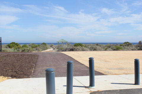 Jurien Beachfront Holiday Units - Airlie Beach Holiday 11