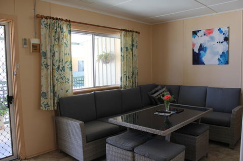 Jurien Beachfront Holiday Units - Airlie Beach Holiday 4
