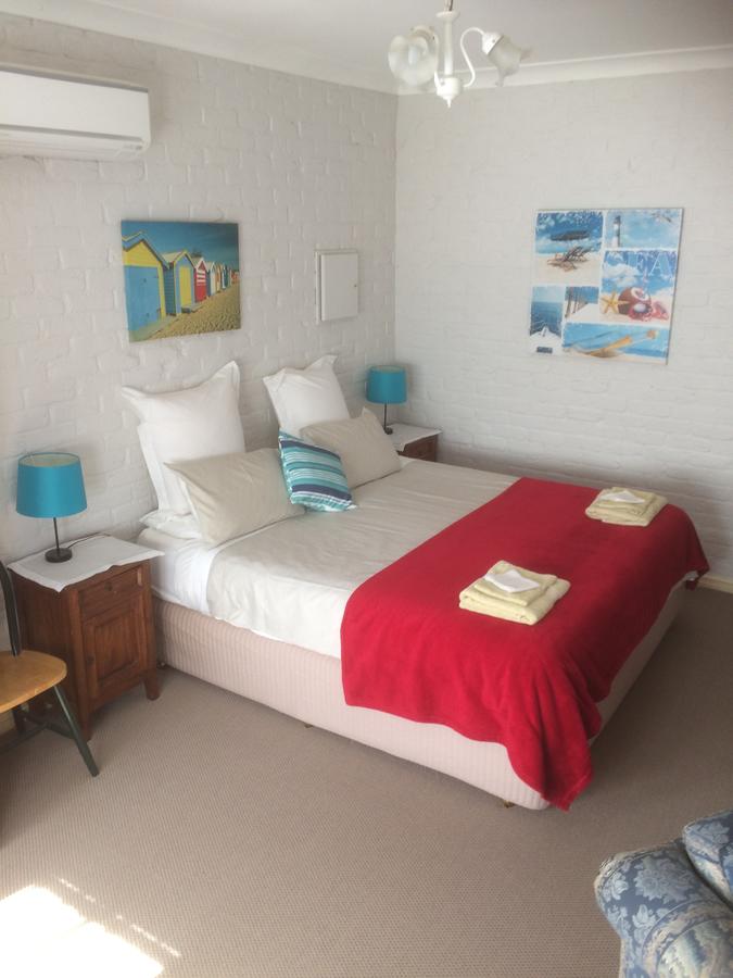 Neerabup WA Airlie Beach Holiday