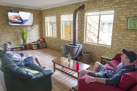 Lancelin Lodge - Airlie Beach Holiday 4