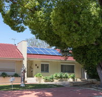 Susan Yong's Studio - Airlie Beach Holiday