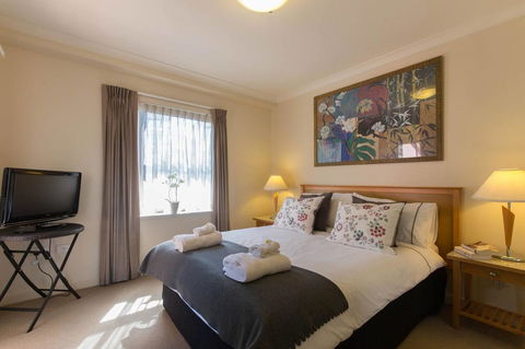 Eliza\'s Lookout - Airlie Beach Holiday 17