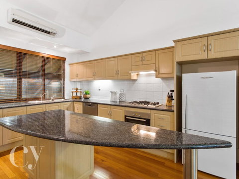 James Street Warehouse - Airlie Beach Holiday 14