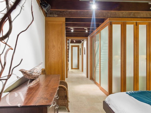 James Street Warehouse - Airlie Beach Holiday 2