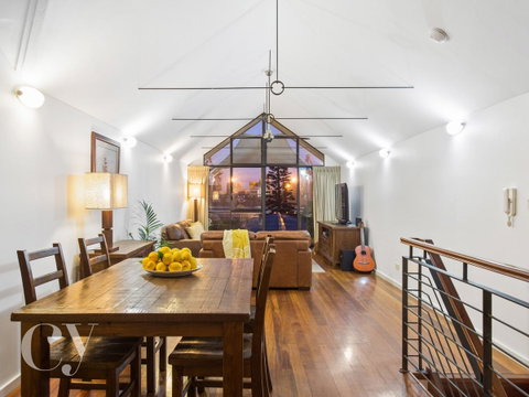 James Street Warehouse - Airlie Beach Holiday 19