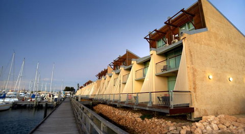 Fremantle Harbour Townhouse - Airlie Beach Holiday 15