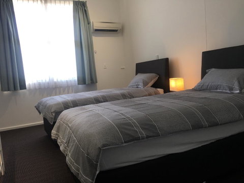 Fremantle Harbour Townhouse - Airlie Beach Holiday 1