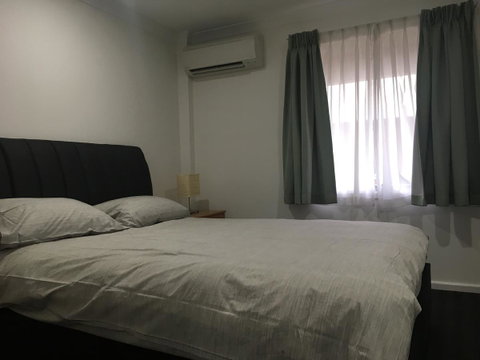 Fremantle Harbour Townhouse - Airlie Beach Holiday 8