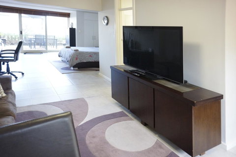 Studio 4 - Ground Floor Fremantle Apartment - Airlie Beach Holiday 7