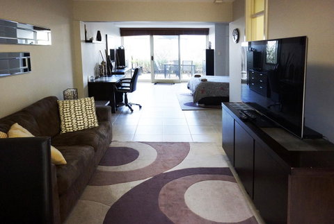 Studio 4 - Ground Floor Fremantle Apartment - Airlie Beach Holiday 3