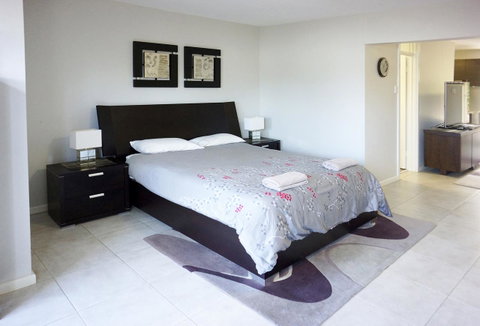 Studio 4 - Ground Floor Fremantle Apartment - Airlie Beach Holiday 14