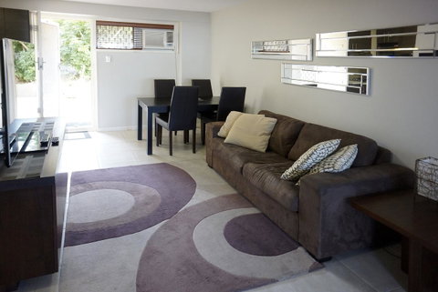 Studio 4 - Ground Floor Fremantle Apartment - Airlie Beach Holiday 2