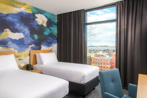 Ibis Styles Hobart - Airlie Beach Holiday 6