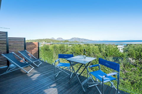 Freycinet Panorama - Airlie Beach Holiday 0