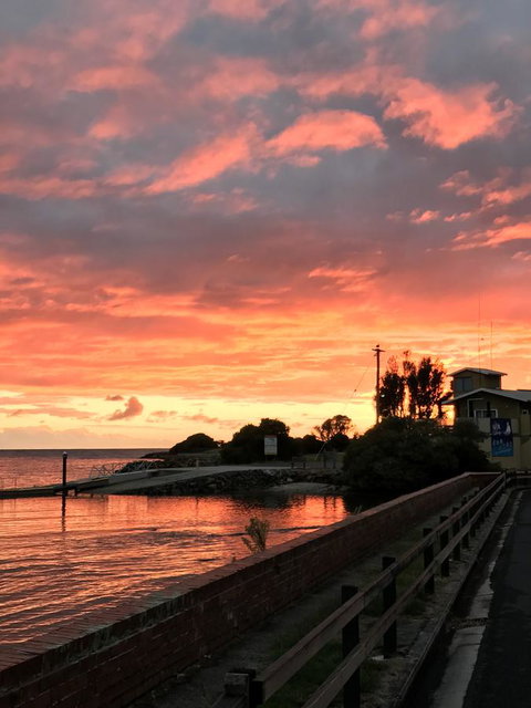 The Waterfront Wynyard - Airlie Beach Holiday 18