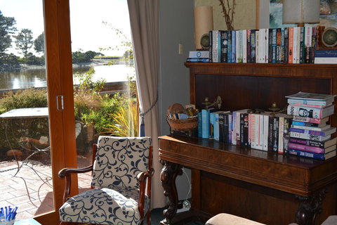 The Waterfront Wynyard - Airlie Beach Holiday 9