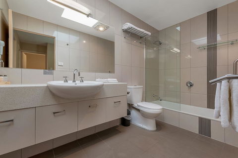 Bay View Villas - Airlie Beach Holiday 1