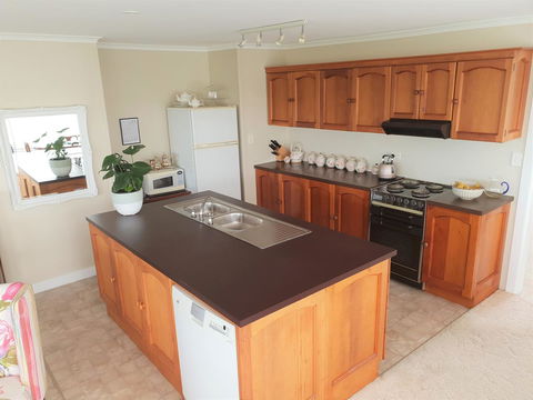 Garden By The Beach - Gateway To The East Coast, Close To Airport - Airlie Beach Holiday 1