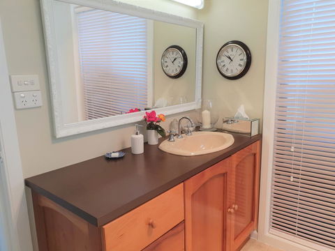 Garden By The Beach - Gateway To The East Coast, Close To Airport - Airlie Beach Holiday 6