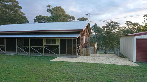Glengarry Farm Stay BnB - Airlie Beach Holiday 1