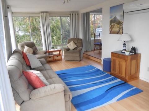 Bruny Ocean Cottage - Airlie Beach Holiday 2
