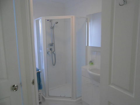 Bruny Ocean Cottage - Airlie Beach Holiday 1