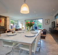 New Luxury Home Near Coogee Beach In Sydney - Airlie Beach Holiday