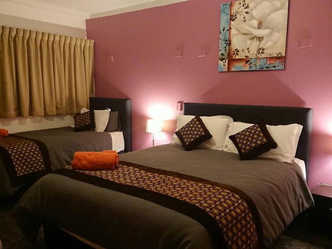 New Olympic Motel - Airlie Beach Holiday 1