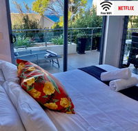NEW Sunshine Beach Family Escape 3 bedroom with Free Wifi and Parking