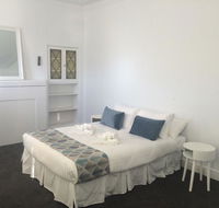 Newcastle Tighes Hill Accommodation - Airlie Beach Holiday