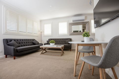 Newington Apartments - Airlie Beach Holiday 0