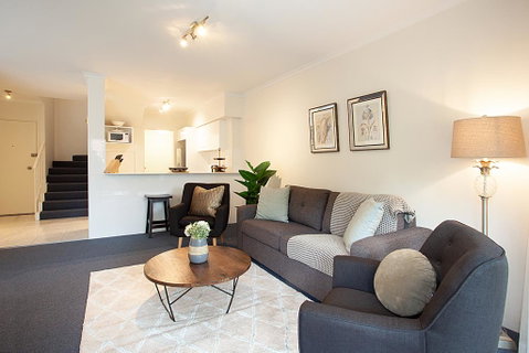 Newly-furnished 2-Bed Apartment With Gym And Pool - Airlie Beach Holiday 2